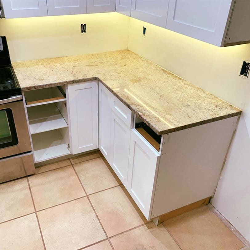white granite kitchen countertops
